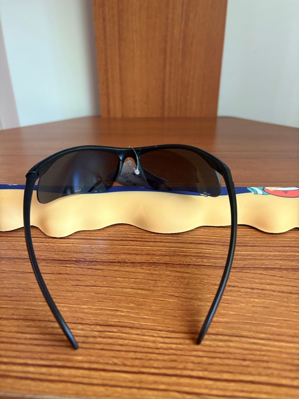Sleek Black Sunglasses with Dark Gradient Lenses